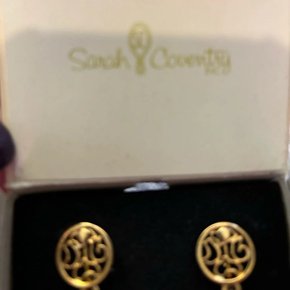 Vintage‎ Signed Sarah Coventry 1974 Taste Of Honey Gold Tone Clip Earrings w/Box - Picture 2 of 7